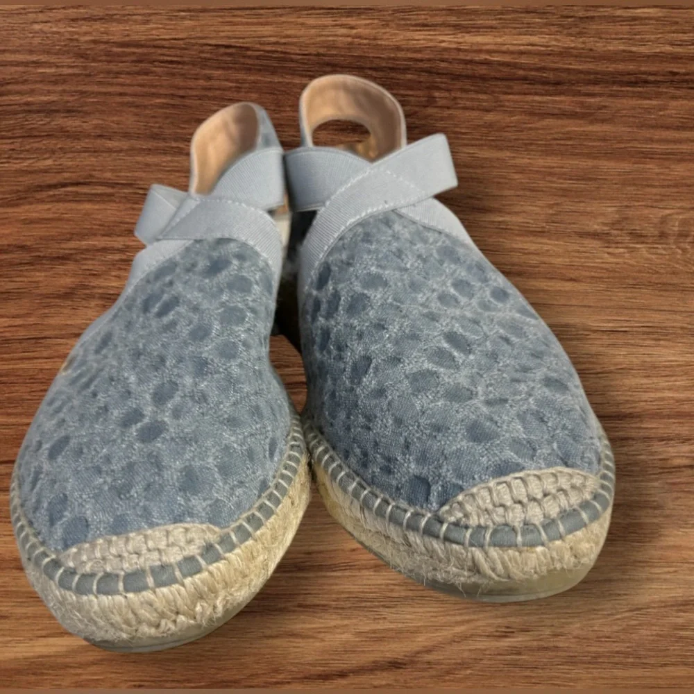 Like new! Viscata Canvas Espadrille Sandal Wedges Blue